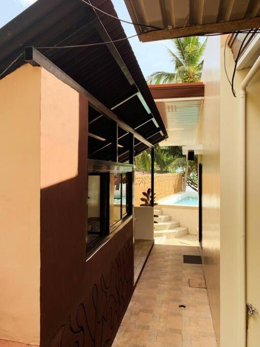 Beach Getaway Studio Villa In Lobo Екстериор снимка